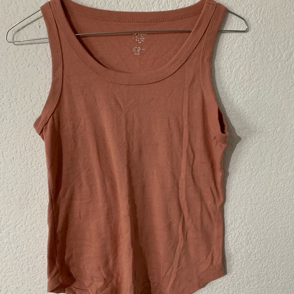 Multiple Tank Tops - Picture 7 of 9
